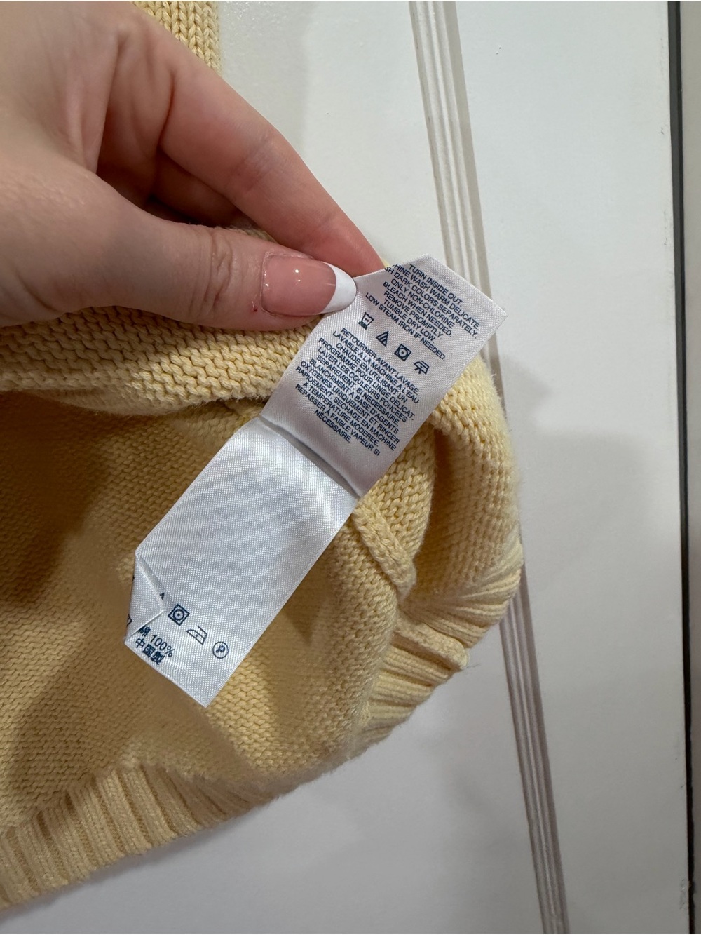 Lands' End Men's V-Neck Sweater Vest in Soft Yellow - Picture 5 of 9